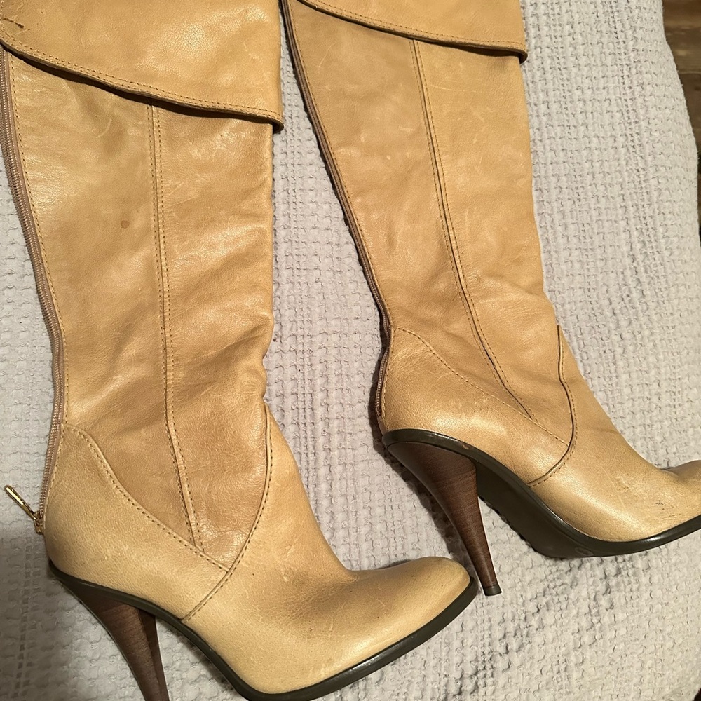 BCBG high knee boots